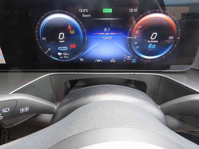 MERCEDES-BENZ EQC Photo 16
