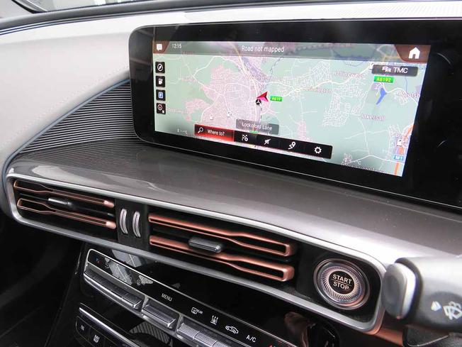MERCEDES-BENZ EQC Photo 17