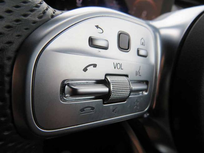 MERCEDES-BENZ EQC Photo 37