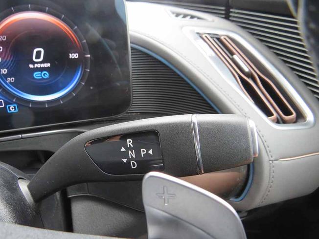 MERCEDES-BENZ EQC Photo 39