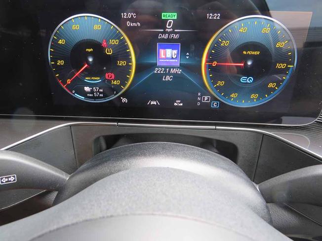 MERCEDES-BENZ EQC Photo 41