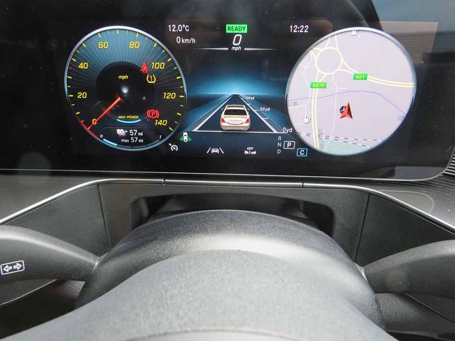 MERCEDES-BENZ EQC Photo 43