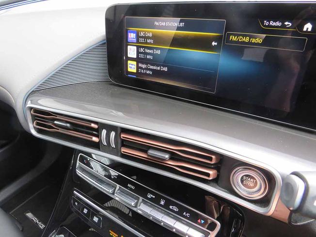 MERCEDES-BENZ EQC Photo 46