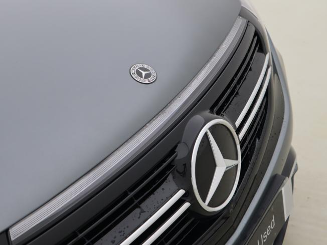 MERCEDES-BENZ EQC Photo 18