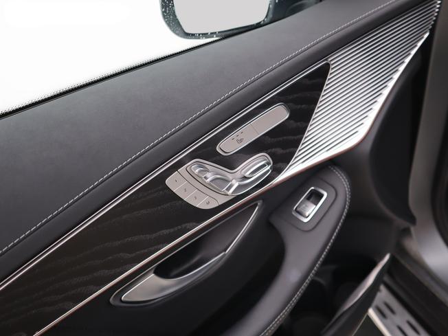 MERCEDES-BENZ EQC Photo 23