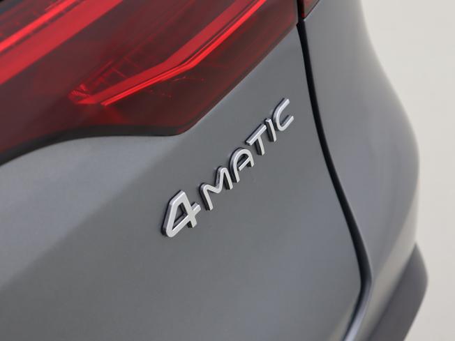 MERCEDES-BENZ EQC Photo 27
