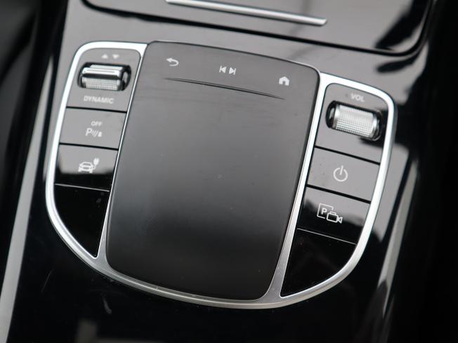 MERCEDES-BENZ EQC Photo 28