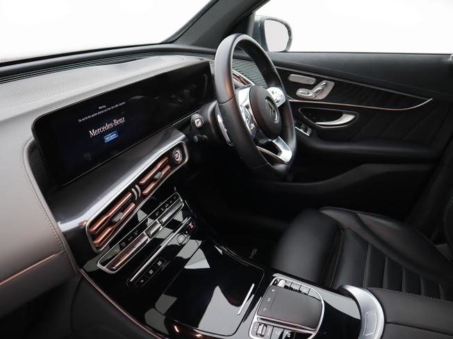 MERCEDES-BENZ EQC Photo 3