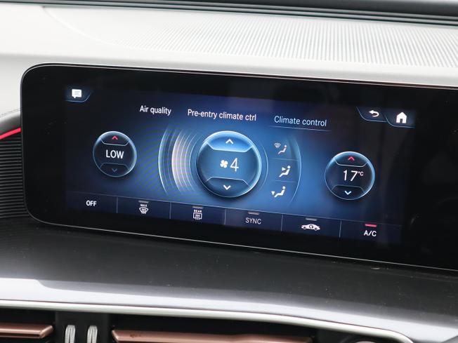 MERCEDES-BENZ EQC Photo 33