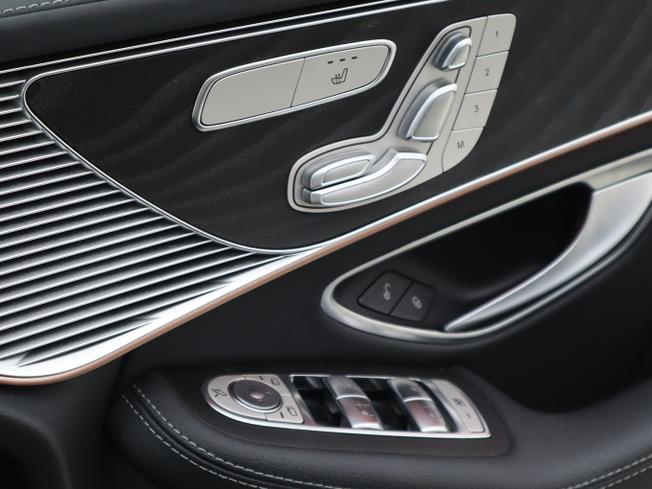 MERCEDES-BENZ EQC Photo 40