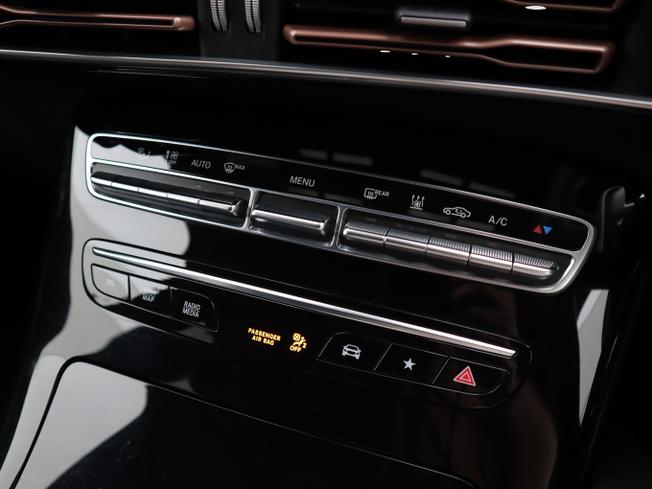 MERCEDES-BENZ Eqc Photo 31