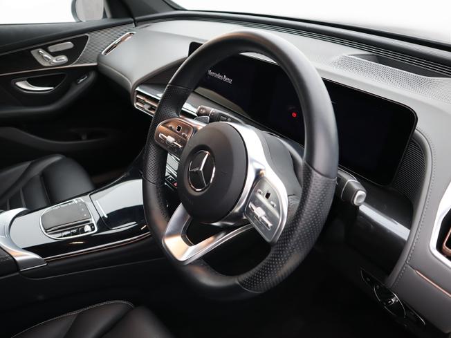 Mercedes-Benz EQC Photo 11