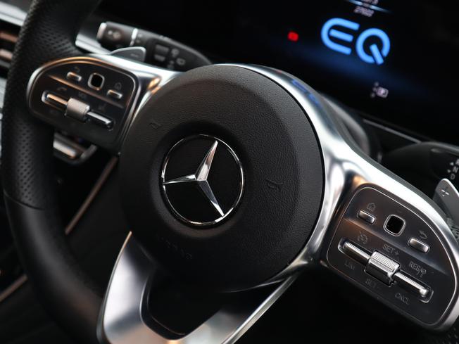 Mercedes-Benz EQC Photo 15