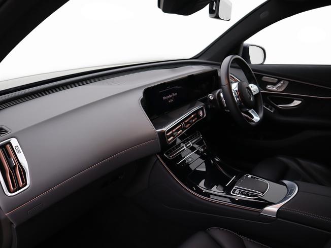 Mercedes-Benz EQC Photo 19