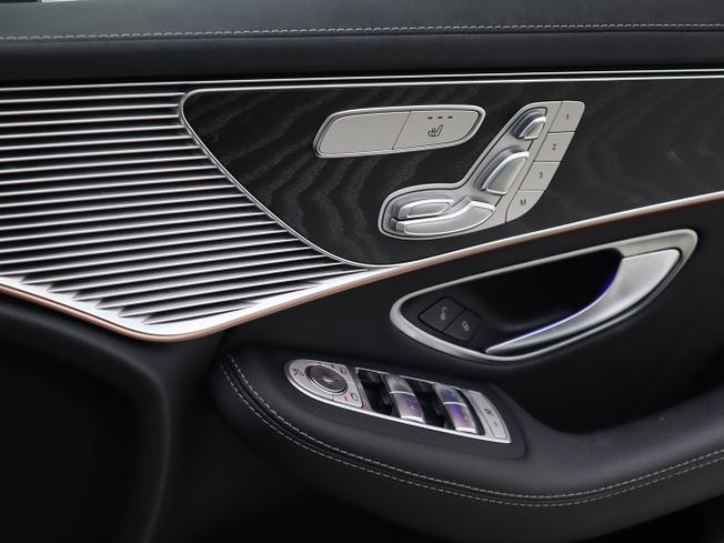 Mercedes-Benz EQC Photo 37