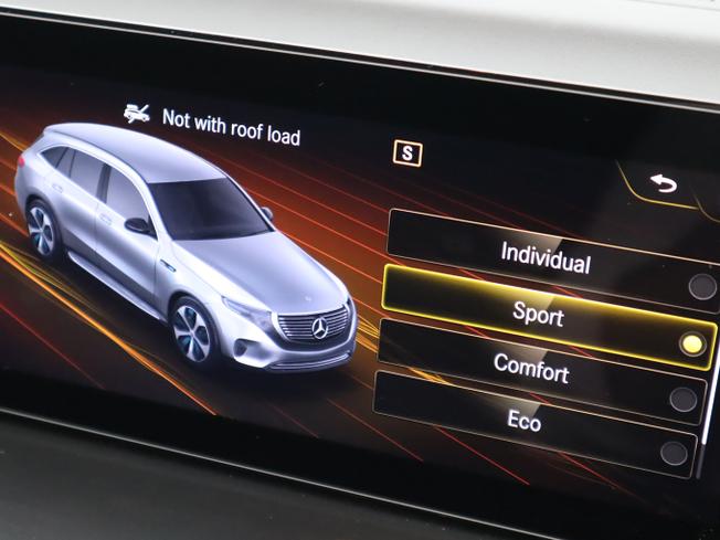 Mercedes-Benz EQC Photo 38