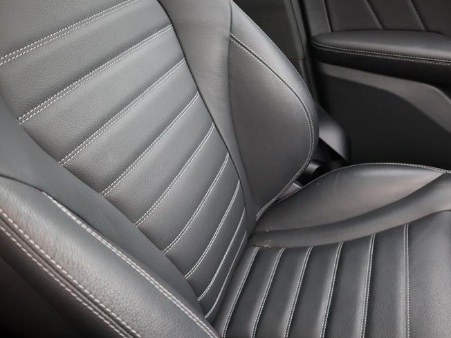Mercedes-Benz EQC Photo 39