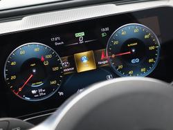 Mercedes-Benz EQC Photo 4