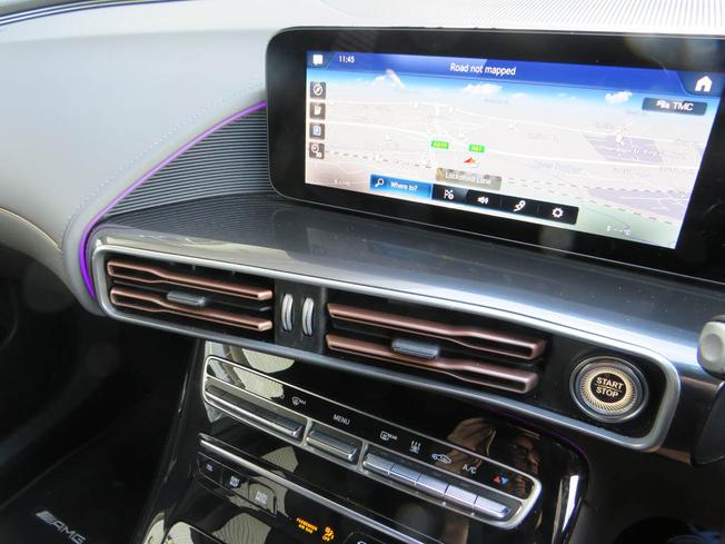 MERCEDES-BENZ EQC Photo 16