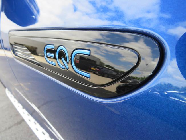 MERCEDES-BENZ EQC Photo 26