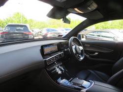 MERCEDES-BENZ EQC Photo 3