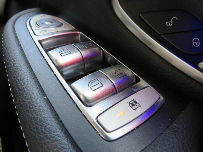 MERCEDES-BENZ EQC Photo 31