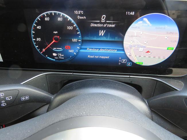 MERCEDES-BENZ EQC Photo 34