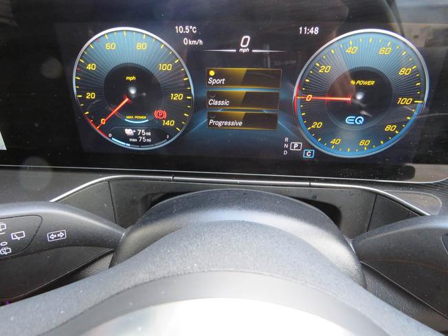 MERCEDES-BENZ EQC Photo 36