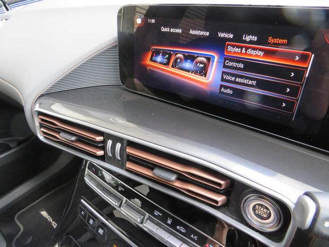 MERCEDES-BENZ EQC Photo 44