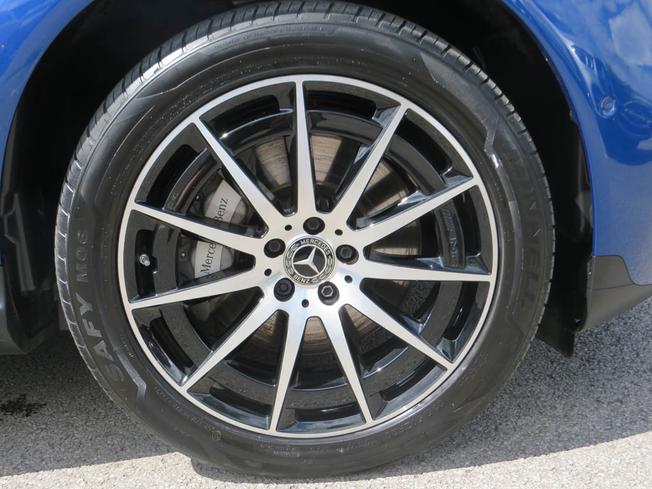MERCEDES-BENZ EQC Photo 6