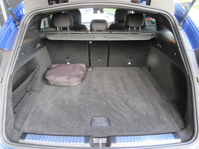 MERCEDES-BENZ EQC Photo 9