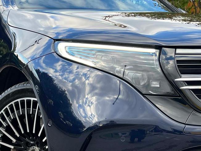 MERCEDES-BENZ EQC Photo 13