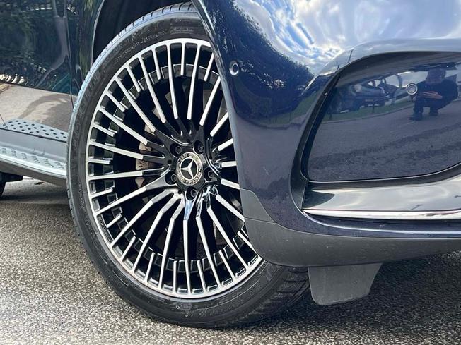 MERCEDES-BENZ EQC Photo 14
