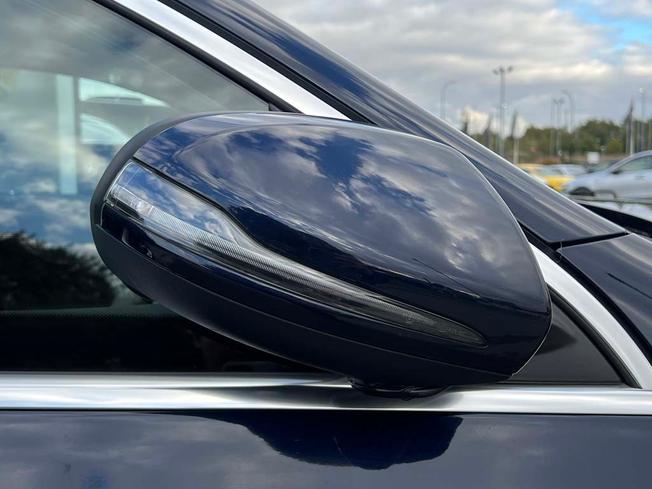 MERCEDES-BENZ EQC Photo 17