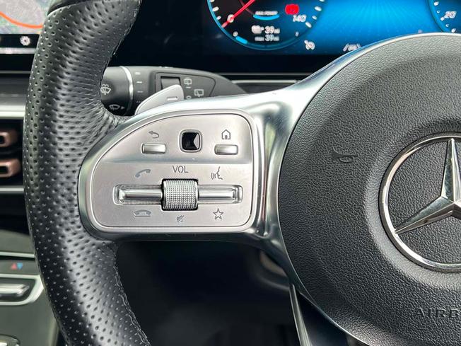 MERCEDES-BENZ EQC Photo 26