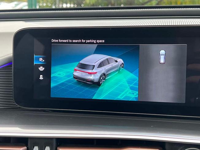 MERCEDES-BENZ EQC Photo 27