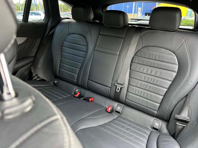MERCEDES-BENZ EQC Photo 8