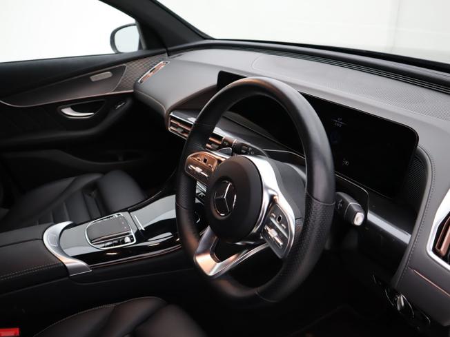 MERCEDES-BENZ EQC Photo 11