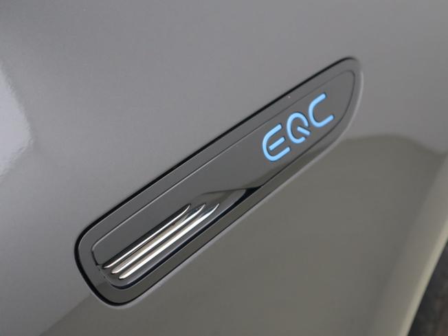 MERCEDES-BENZ EQC Photo 15