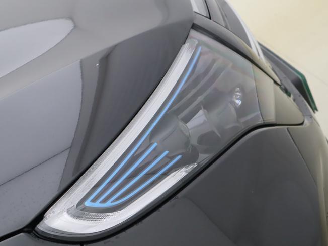 MERCEDES-BENZ EQC Photo 16
