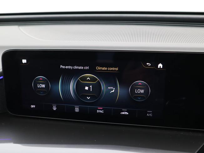MERCEDES-BENZ EQC Photo 33