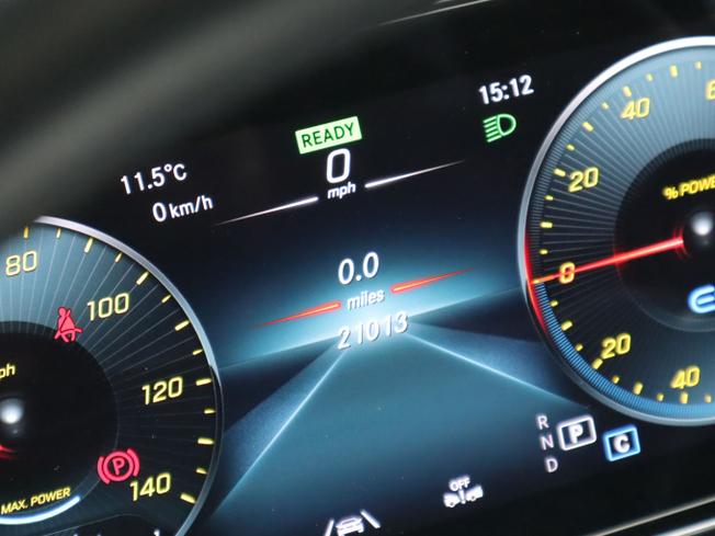 MERCEDES-BENZ EQC Photo 40