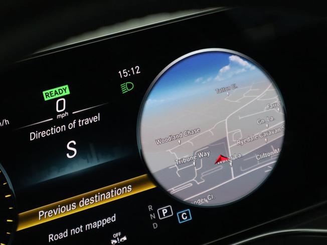 MERCEDES-BENZ EQC Photo 41