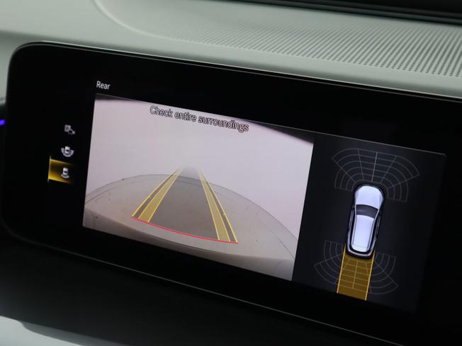 MERCEDES-BENZ EQC Photo 42