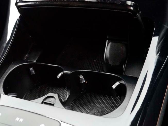MERCEDES-BENZ EQC Photo 19