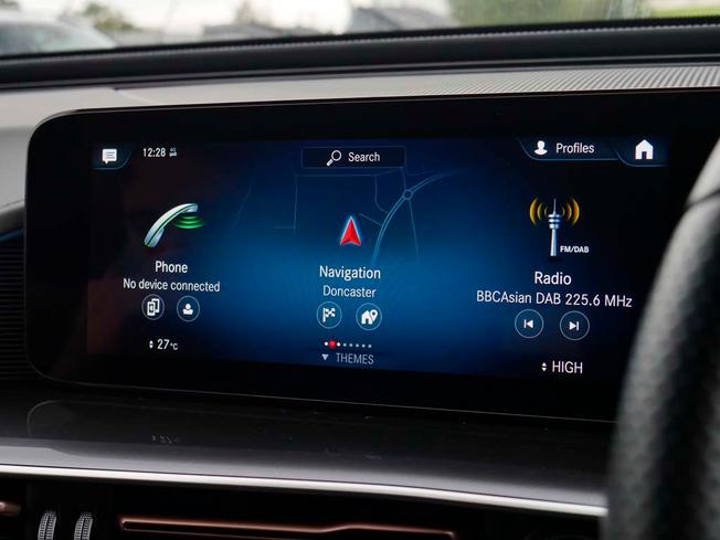 MERCEDES-BENZ EQC Photo 20