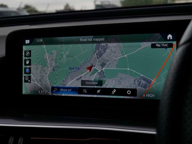 MERCEDES-BENZ EQC Photo 21
