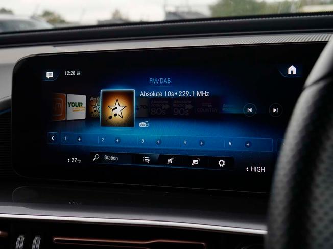 MERCEDES-BENZ EQC Photo 23