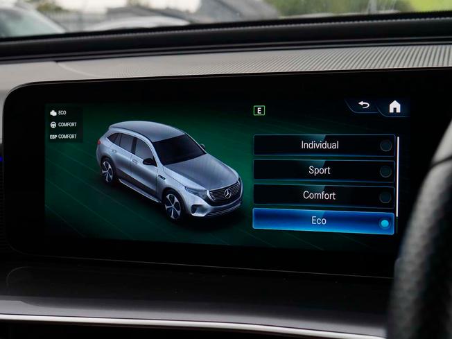 MERCEDES-BENZ EQC Photo 32
