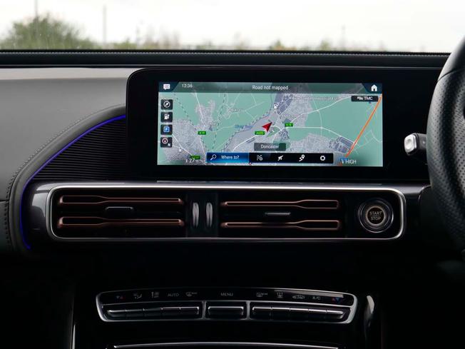 MERCEDES-BENZ EQC Photo 45